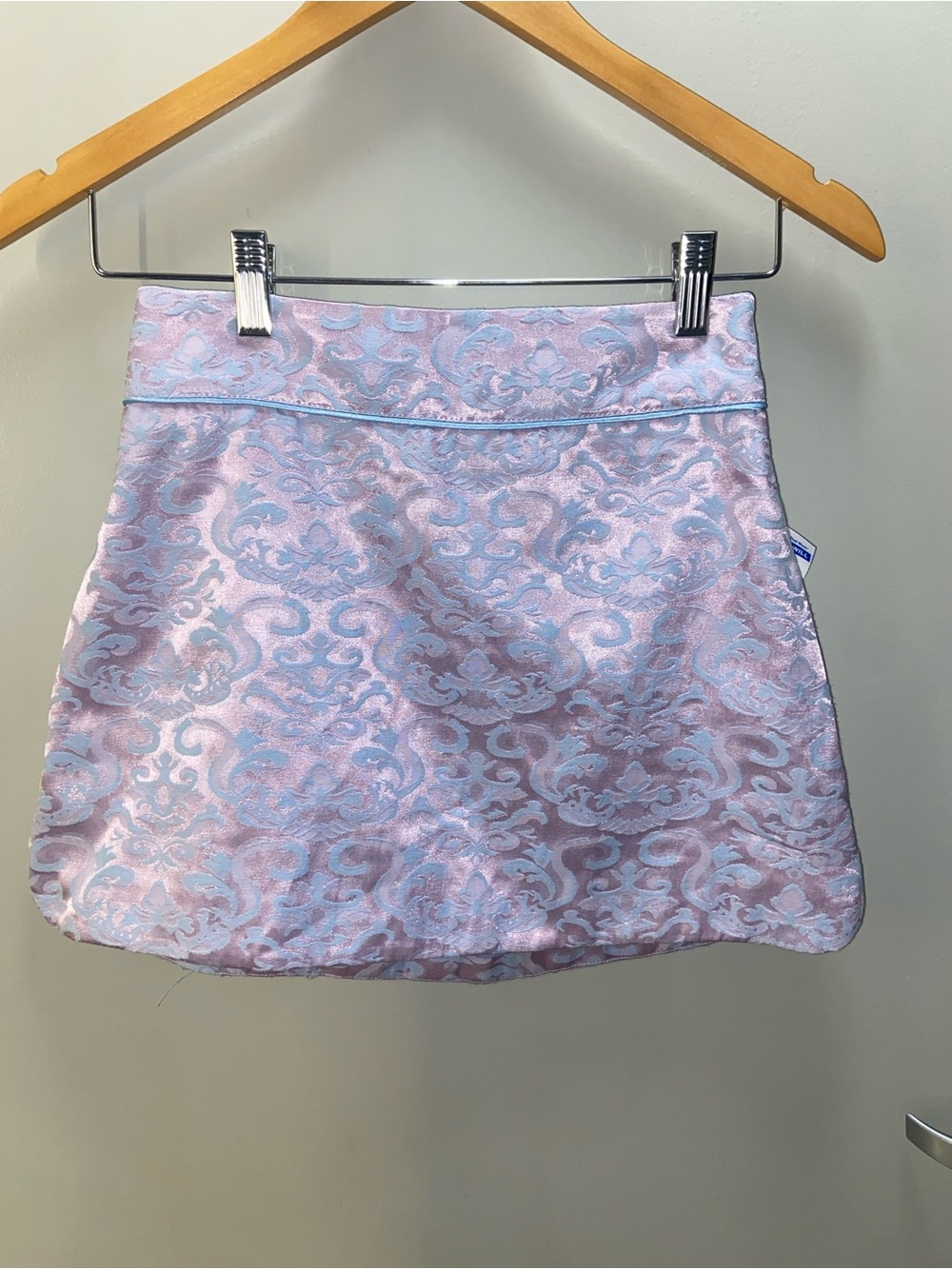 Elegant Pink Jacquard Mini Skirt
